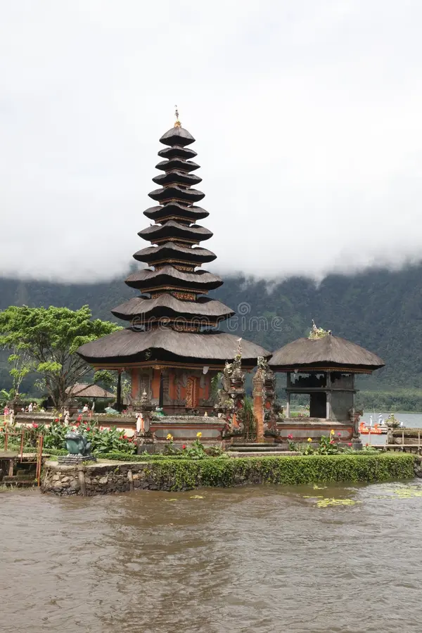 bali water temple vertical 27834742